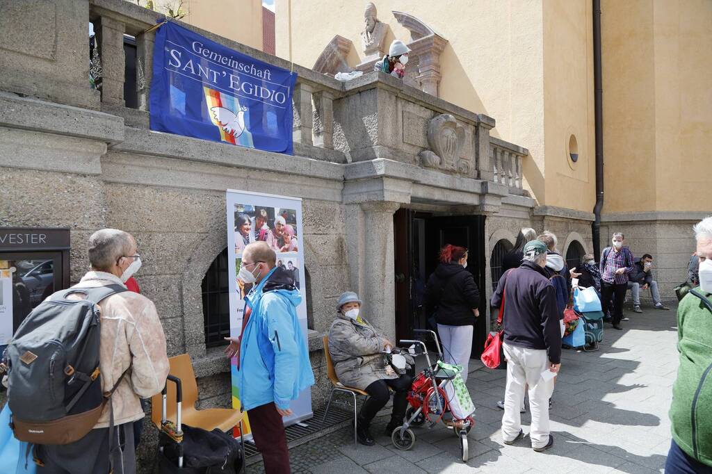 Großes Fest in der Mensa von Sant'Egidio: das 20.000 Essen in der Pandemie. Ein Grund zum Feiern